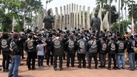 Kemudian berpawai keliling Ibukota dan diakhiri dengan perenungan kemerdekaan di Tugu Proklamasi.