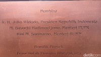 Mereka adalah Presiden Joko Widodo, Menteri PUPR Basoeki Hadimoeljono dan Menteri BUMN Rini M Soemarno sebagai pembina. Basuki Tjahaja Purnama (Ahok), Djarot Saiful Hidayat, Gamal Sinurat, Yusmada Faizal Samad sebagai pemilik proyek. Sedangkan Jodi Firmansyah sebagai perencana struktur , Arsitek Achmad Noerzaman, dan pemerkarsa proyek PT Mitra Persada juga PT Bina Karya sebagai manajemen konstruksi. 