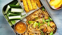 Bakmi goreng selalu enak dimakan kapan saja. Dipadukan dengan sayuran dan ayam. Lengkapi dengan potongan sayuran dan fish finger yang gurih.Foto: Istimewa