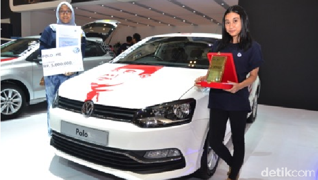 VW Polo dengan wajah Bung Karno di kap mesin