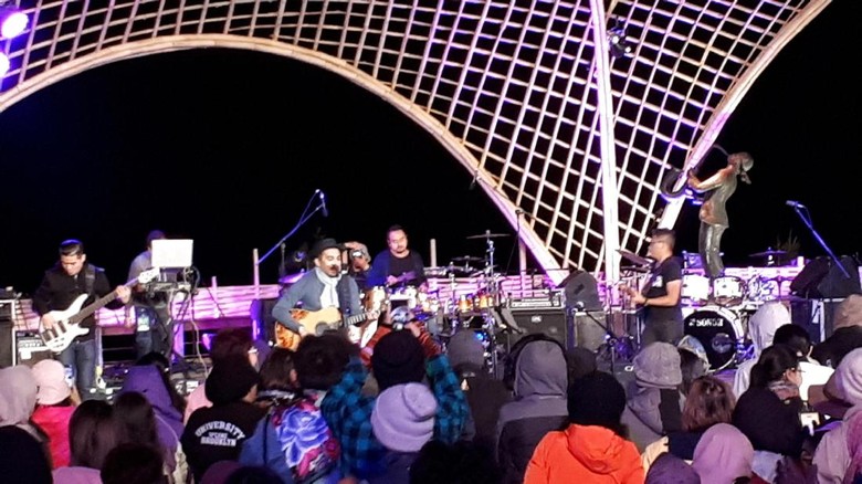Hikayat Cintaku, Lagu Penutup Jazz Gunung 2017 dari Glenn Fredly Hikayat Cintaku, Lagu Penutup Jazz Gunung 2017 dari Glenn Fredly