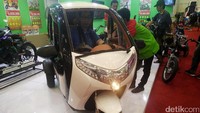 Roda 3 listrik ini dibanderol Rp 35 juta. Dan sudah ada sekitar 20 unit selama GIIAS 2017.