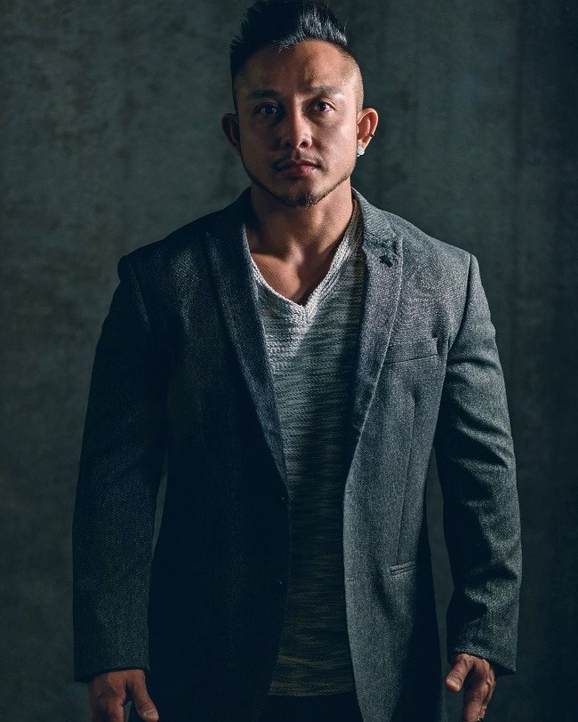 El Lye juga pernah memiliki kekasih seorang pria dan menjalin asmara selama 7 tahun. Namun orangtua sang pacarnya tidak menyetujuinya karena perubahan bentuk tubuh El Lye. Akhirnya merekapun putus dan berpisah. Dia menginginkan seorang wanita yang bisa tetap fit tapi bukan orang yang telah berpindah dari mungil ke raksasa, ujarnya. Foto: Dok. Instagram el_lye_ipoh