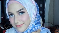 Pulasan make-up semakin mempertegas kecantikannya. Dok. Instagram/ninazatulini22