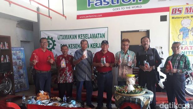 Anak-anak SMK Buka Bengkel Motor