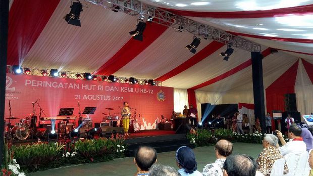 Kendaraan Dinas Pejabat Kemlu Akan Diganti, Menlu: untuk Efisiensi