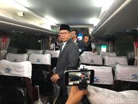 Menag Tiba di Jeddah, Temui Jemaah hingga Cek Bus dan Makanan