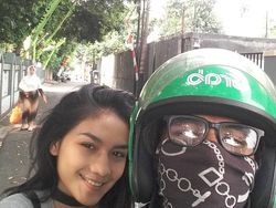 Bikin Iri, Penumpang Driver Ojek Online Ini Cantik-cantik