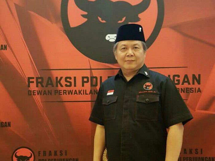 wakil ketua F-PDIP Hendrawan Supratikno