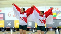 Emas keenam didapatkan dari cabang olahraga boling. Duet Adelina Liman Santoso/Tannya Roumimper di nomor ganda putri meraih nilai tertinggi. (dok. istimewa)