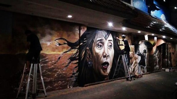 Sadono bilang Susi mewakili mayoritas dari warga kebanyakan, yang pendidikannya kurang namun pendidikan formal tidak menjadi ukuran tentang sebuah prestasi kreatifnya. (Instagram/ masdon.art) Sadono bilang Susi mewakili mayoritas dari warga kebanyakan, yang pendidikannya kurang namun pendidikan formal tidak menjadi ukuran tentang sebuah prestasi kreatifnya. (Instagram/ masdon.art)