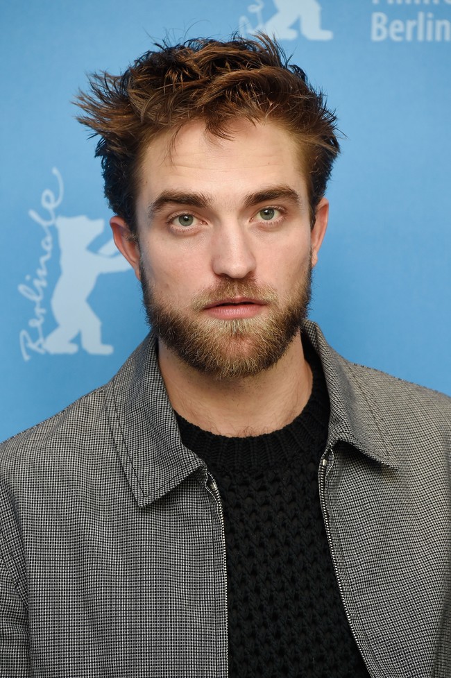 Robert Pattinson paling mendekati rasio wajah sempurna dengan 92,15 persen. Penghitungan ini dilakukan dengan menghitung panjang dan lebar wajah, kemudian dibagi. Jika hasilnya mendekati The Golden Ratio of Phi 1,618, maka semakin sempurna dan tampan wajahnya. Foto: Getty Images