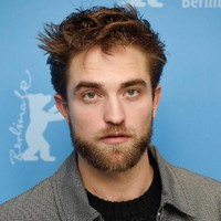 Robert Pattinson paling mendekati rasio wajah sempurna dengan 92,15 persen. Penghitungan ini dilakukan dengan menghitung panjang dan lebar wajah, kemudian dibagi. Jika hasilnya mendekati The Golden Ratio of Phi 1,618, maka semakin sempurna dan tampan wajahnya. Foto: Getty Images