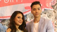 Celine dan Stefan tampak serasi. Pool/Palevi S/detikFoto.