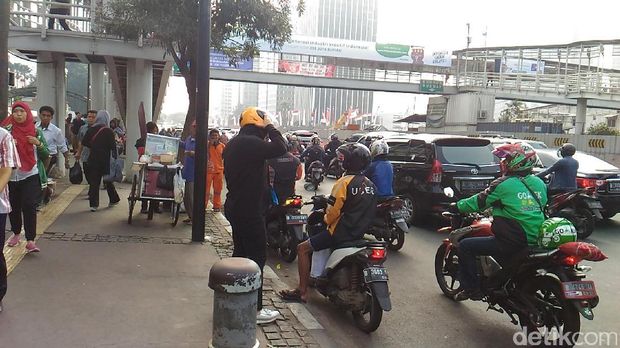 Soal Larangan Motor, Pekerja di Sudirman: Harusnya Ada Jalur Khusus