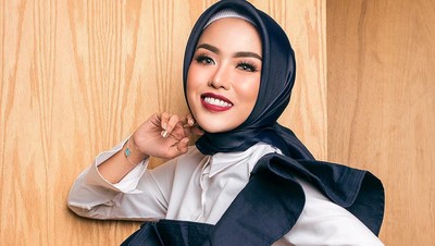 Foto: Ini Medina Zein, Hijabers Miliuner yang Pikat Adik Ayu Azhari