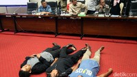 Turut hadir dalam rapat dengar pendapat yakni tersangka kasus pencurian burung walet Irwansyah Siregar, bersama Dedi Nuryadi dan Doni.