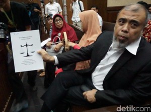 Baca Pleidoi, Patrialis: Tuntutan 12,5 Tahun Itu Berlebihan
