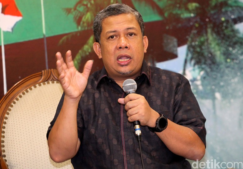 Fahri Hamzah: Novanto Sudah Mundur, Kalian Masih Gemes Aja Fahri Hamzah: Novanto Sudah Mundur, Kalian Masih Gemes Aja