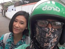 Bikin Iri, Penumpang Driver Ojek Online Ini Cantik-cantik