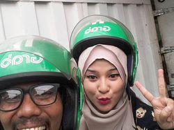 Bikin Iri, Penumpang Driver Ojek Online Ini Cantik-cantik