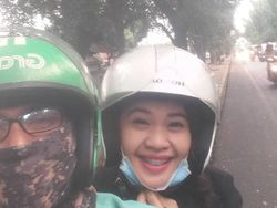Bikin Iri, Penumpang Driver Ojek Online Ini Cantik-cantik