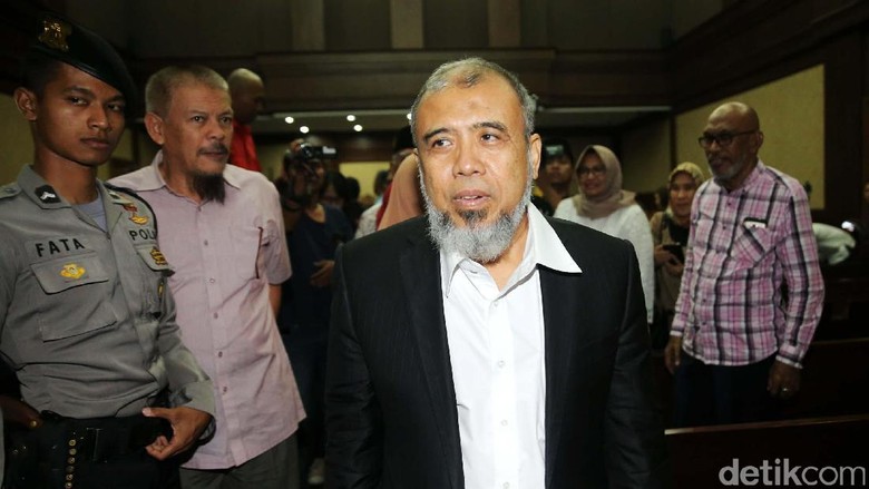 Patrialis Merasa Difitnah KPK soal Apartemen dan Uang ke Anggita Patrialis Merasa Difitnah KPK soal Apartemen dan Uang ke Anggita