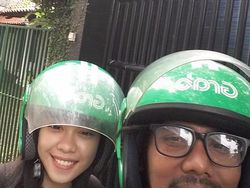 Bikin Iri, Penumpang Driver Ojek Online Ini Cantik-cantik