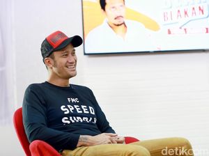 Haru! Cara Tora Sudiro Beri Pengertian ke Anak Soal Status Hukumnya