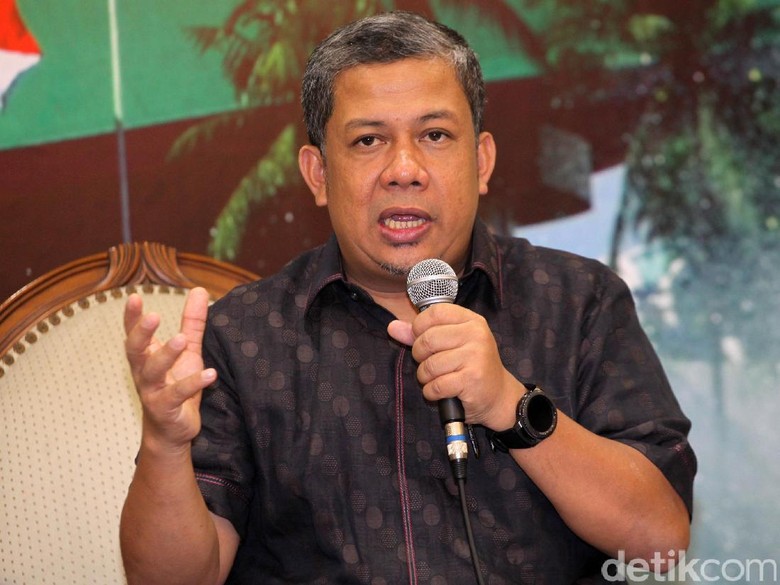 Puji Kartu Kuning Ketua BEM UI ke Jokowi, Fahri: Zaadit adalah Kita Puji Kartu Kuning Ketua BEM UI ke Jokowi, Fahri: Zaadit adalah Kita