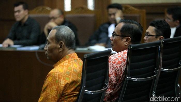 Eks Dirjen Kemendagri Akui Beri Uang USD 100 Ribu ke Utusan Akom