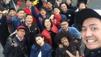 Wefie para artis yang mengikuti touring simPati Motorbaik. Foto: Dok. Instagram/omeshomesh
