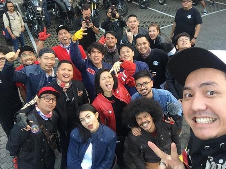 Lapar Usai Touring, Melky Bajaj dan Imam Darto Puji Kelezatan Makanan Kediri Lapar Usai Touring, Melky Bajaj dan Imam Darto Puji Kelezatan Makanan Kediri