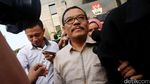 Hindari Jurnalis, Tersangka Korupsi Malang Kepentok Kamera