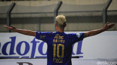 Foto: Maitimo Hat-trick, Persib Pesta Setengah Lusin Gol