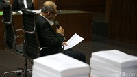 Jaksa menyatakan Patrialis terbukti melakukan korupsi untuk mempengaruhi perkara nomor 129/PUU-XIII/2015 terkait permohonan uji materi UU no 41/2014 tentang Peternakan dan Kesehatan Hewan. Foto: Agung Pambudhy