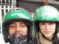 Bikin Iri, Penumpang Driver Ojek Online Ini Cantik-cantik