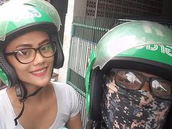 Bikin Iri, Penumpang Driver Ojek Online Ini Cantik-cantik