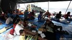 Korban Kebakaran Kebon Pala Diungsikan ke Halaman Sekolah