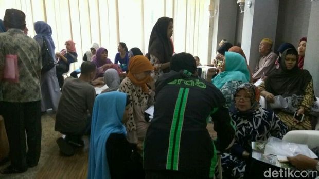 Para korban dugaan penipuan First Travel melapor ke Bareskrim Polri, Senin (21/8/2017)