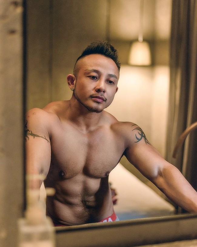 Setelah dirasa cukup, Ia pun berhenti menggunakan steroid. Tentu saja, penting untuk menggunakan (steroid) dengan cara yang benar dan tidak menyalahgunakannya. Itulah mengapa saya berhenti setelah satu siklus itu karena penting untuk membiarkan tubuh beristirahat, kata El Lye. Foto: Dok. Instagram el_lye_ipoh