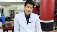 Jadi pengen konsultasi terus ya kalo dokternya dia? Dok. Instagram/adityaspratama