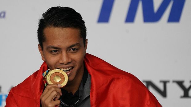 Siman Sudartawa, perenang nasional