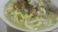 Mie Kocok Bandung di kawasan Cipete ini cukup populer. Kikilnya lembut kenyal dan kuahnya bening dengan rasa gurih enak.Foto: detikfood