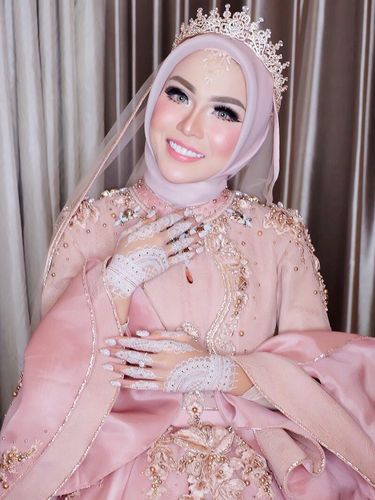 Tren Busana Pengantin Hijab Terbaru Menurut Desainer Ayu 