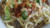 Kalau suka yang pedas nendang, Mie Kocok Sambal Gledek di Jl. Beirah bisa dicoba. DIlengkapi bakso dan kepedasannya bisa dipilih mau level berapa.Foto: Istimewa