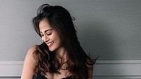 Dia tetap terlihat segar dan cantik. Foto: Dok. Instagram/septriasaacha