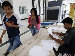 Keluar-Masuk Malaysia Lewat PLBN Entikong yang Dibanggakan Jokowi