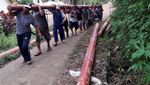 Foto : Mereka Bahagia Karena Desanya Tak Lagi Gelap
