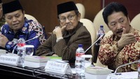 Rapat pleno tersebut membahas proses transformasi pembelajaran karakter bangsa sebagai implementasi Pasal 31 ayat 3 dan Pasal 32 UUD 1945.